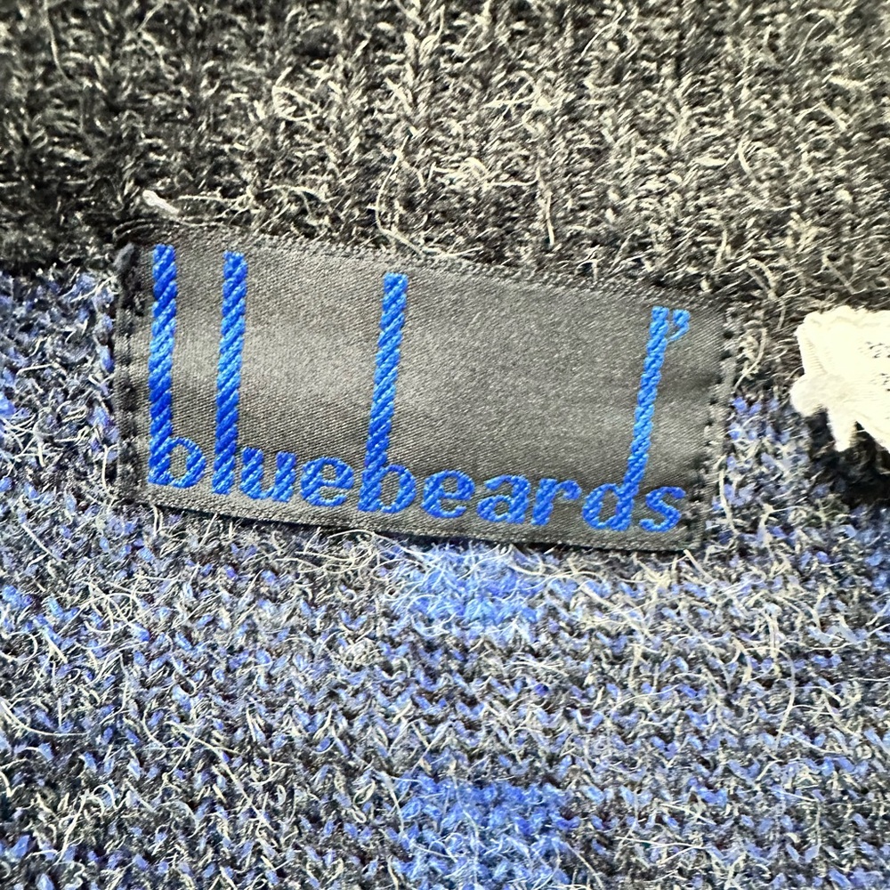 Bluebeards Chunky Button-Front Gray Geometric Car… - image 2